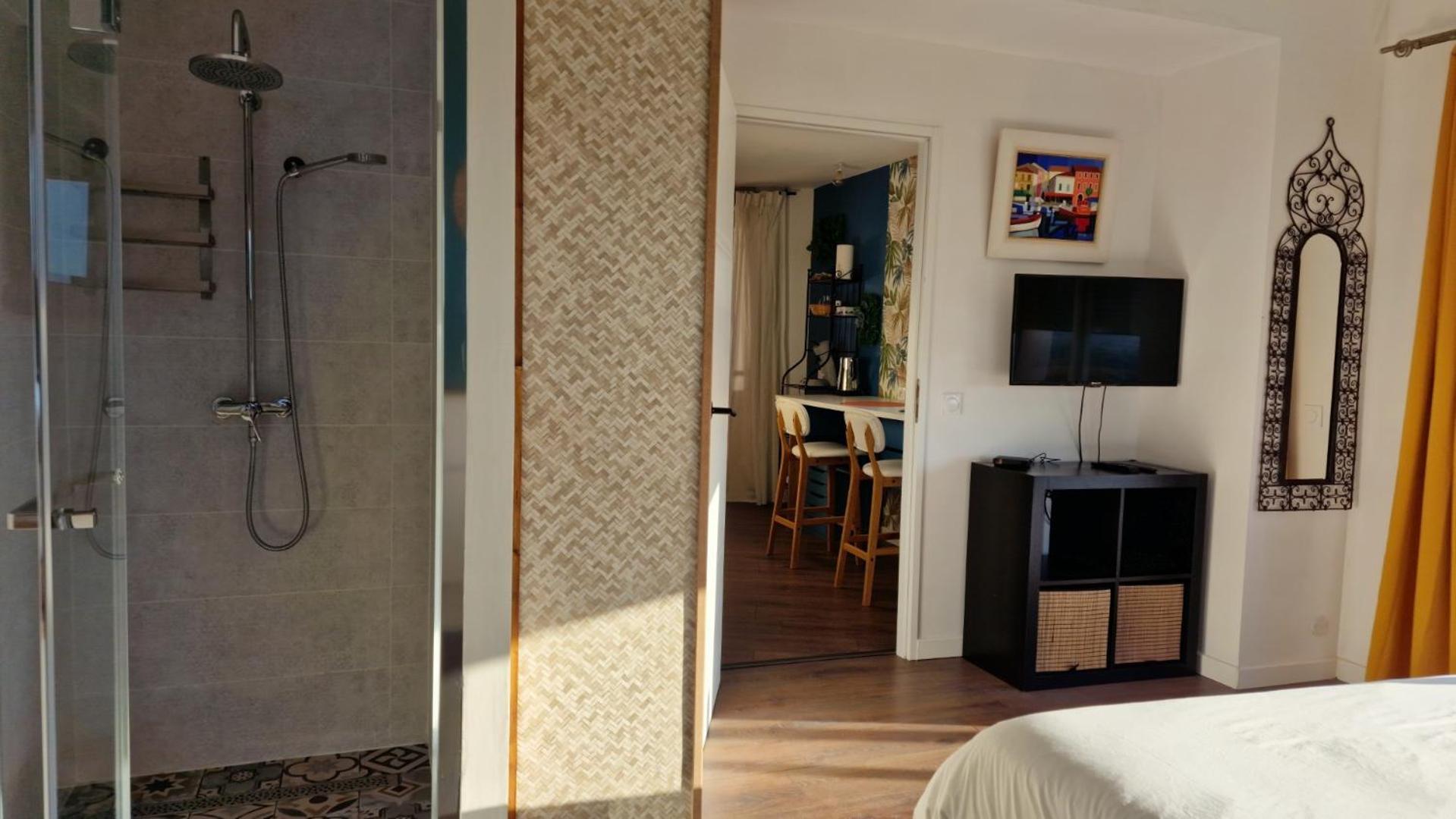 Reve D'Escapade Chambre Avec Vue Sublime Sur Les Cevennes Ardechoises Barjac  Luaran gambar